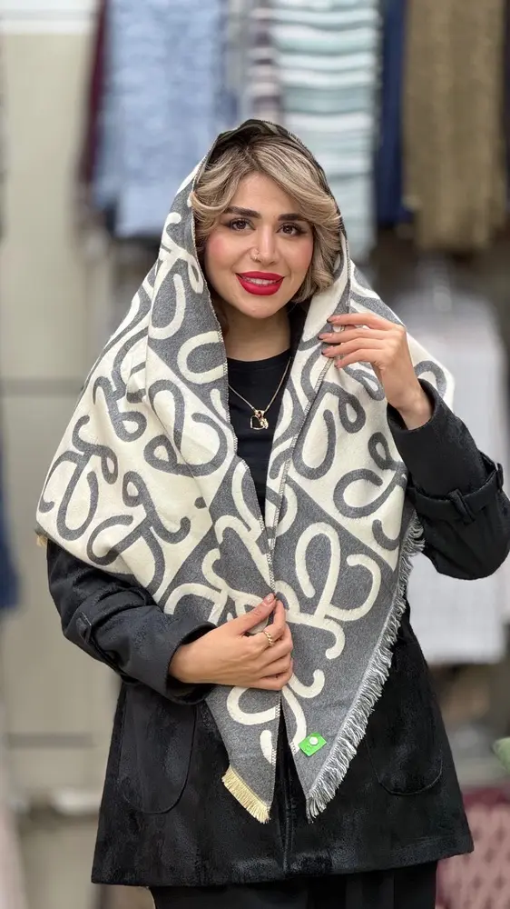 روسری پاییزی طرح دار